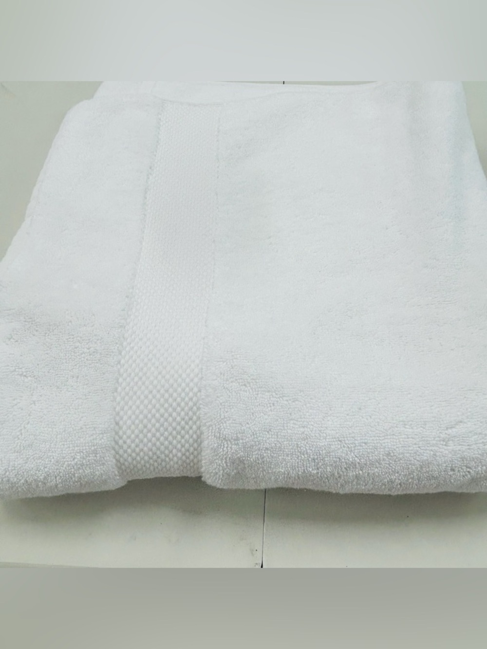 QUINCE Ultra Plush Cotton Bath Towel White 7569 - Picture 3 of 6